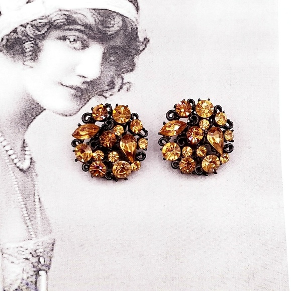 Vintage Jewelry - Vintage LISNER rhinestone enamel earrings